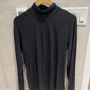 Lululemon lab turtleneck